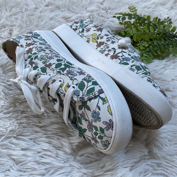 🎉2X HP🎉 Loft Floral Print Lace Up Sneakers 💗 White & Green - Picture 7 of 15
